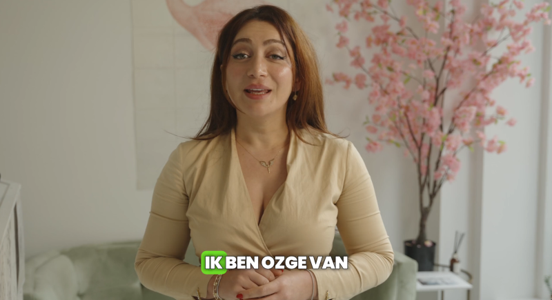 Özge van Apollo Beauty vertelt in een video over haar ervaring met social media adverteren