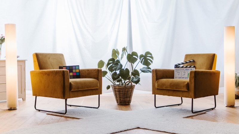 Website laten maken voor psychologen - rustige spreekkamer met twee stoelen